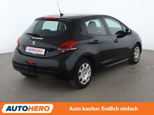 Peugeot 208 view 6