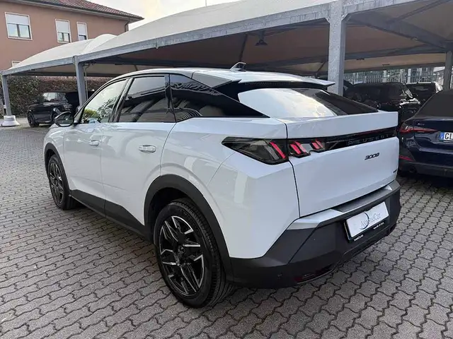 Peugeot 3008 view 7