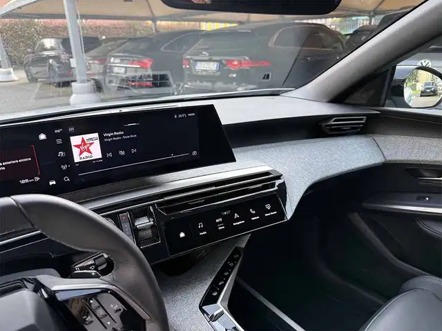Peugeot 3008 view 16