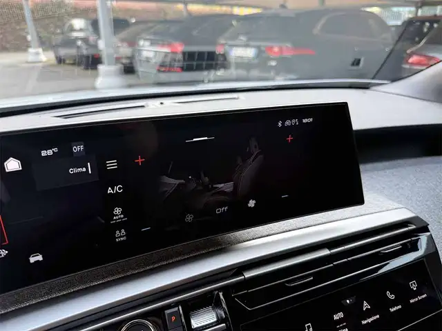 Peugeot 3008 view 17