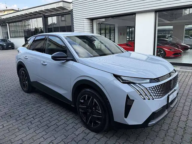 Peugeot 3008 view 3