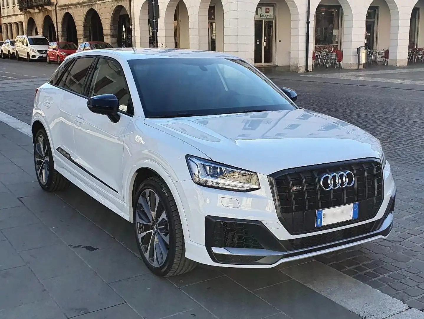 Audi SQ2 S LINE EDITION White - 1