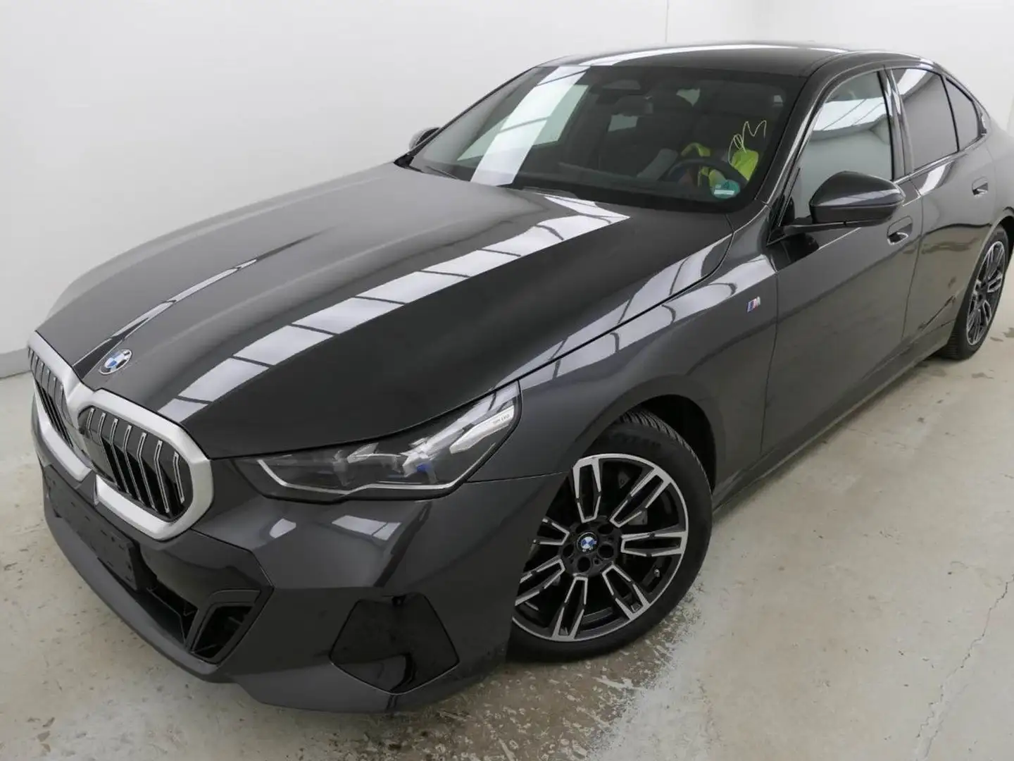 BMW 540 d xDr.M Sport PanoD.Standh.AHK ACC Park-Prof Grau - 2