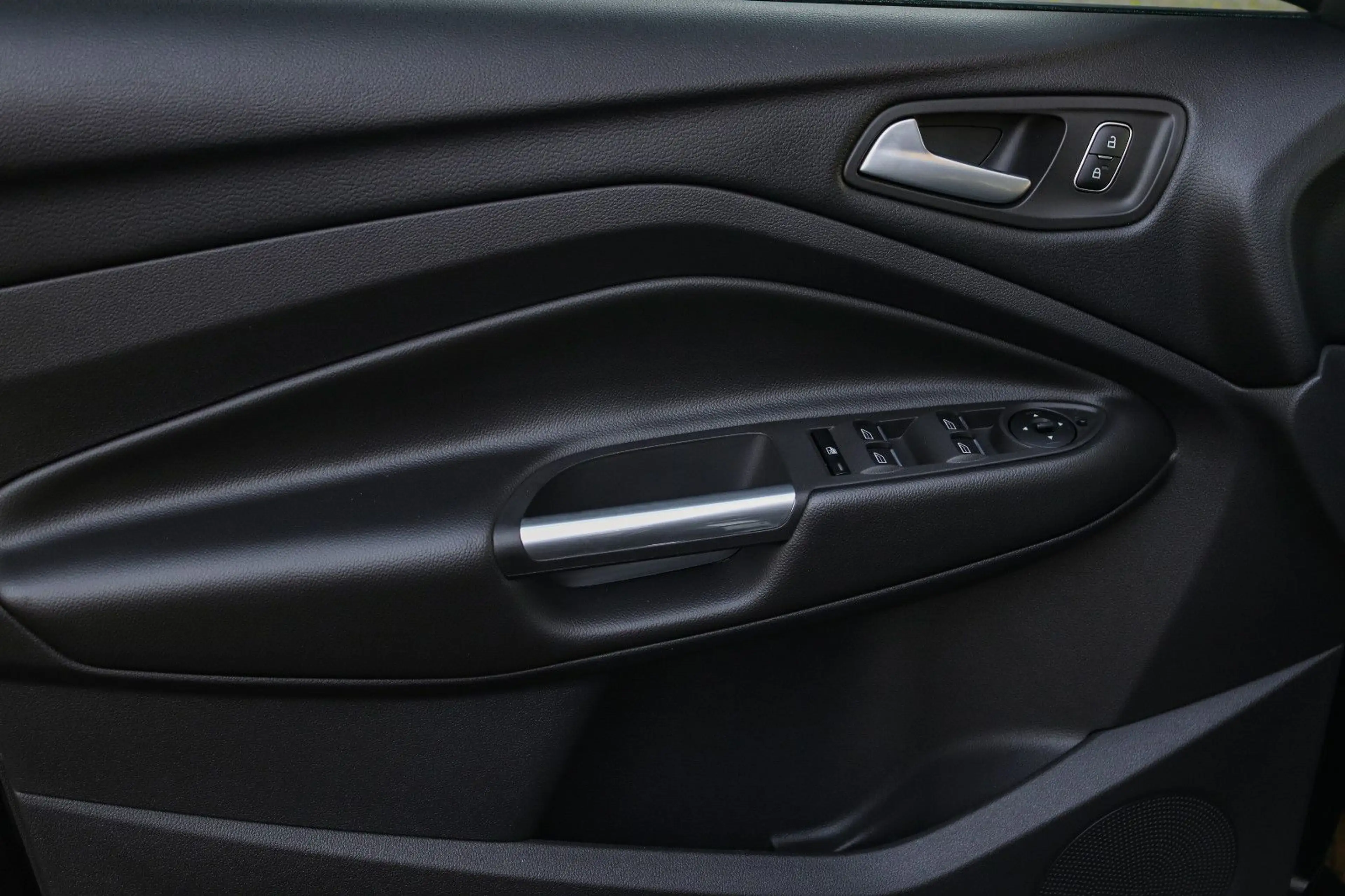 Ford Kuga ST-Line*T.LEDER*LED*KAMERA*KEYLESS*TEMP*AHK — photo 10