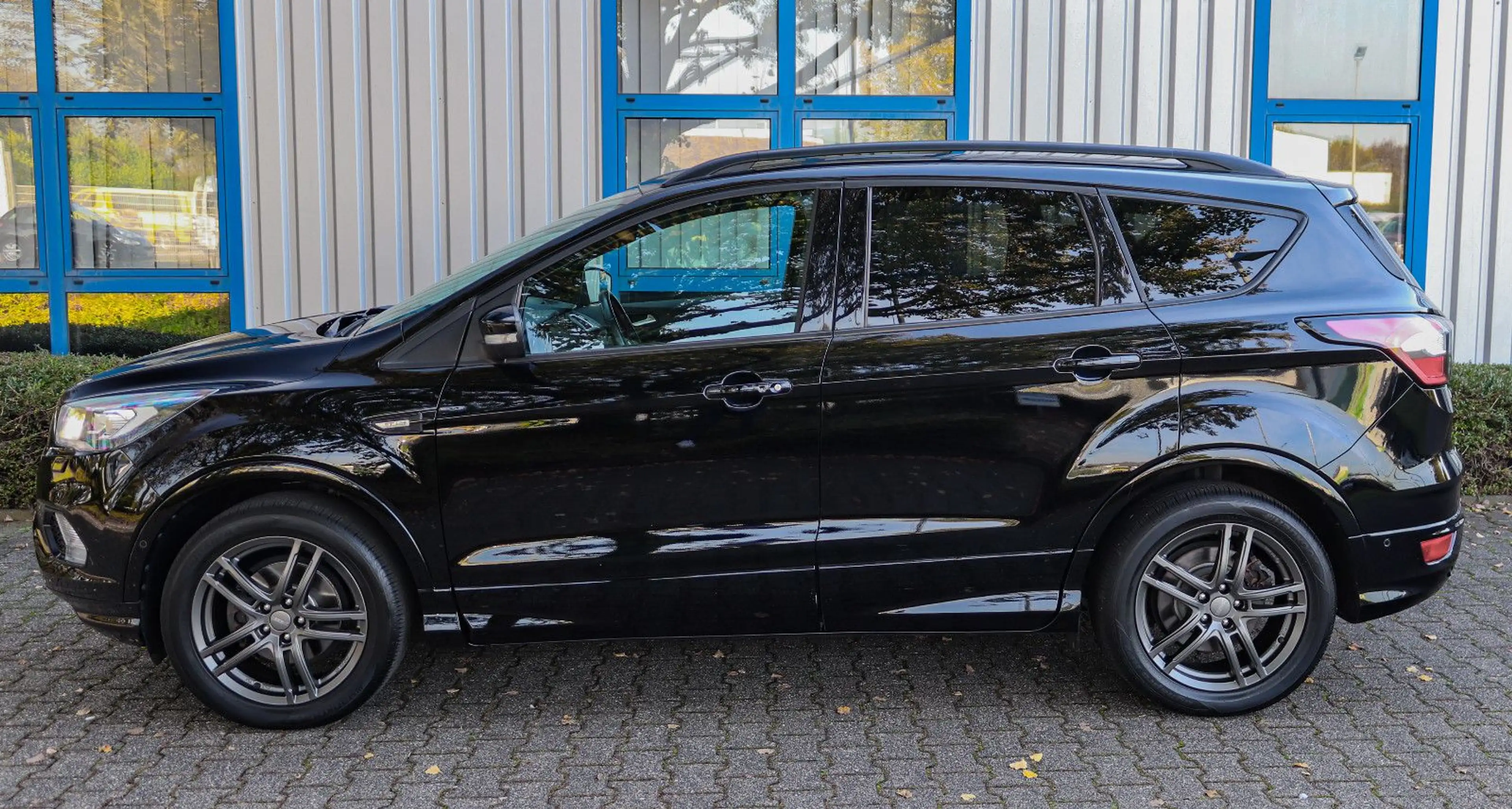 Ford Kuga ST-Line*T.LEDER*LED*KAMERA*KEYLESS*TEMP*AHK — photo 8