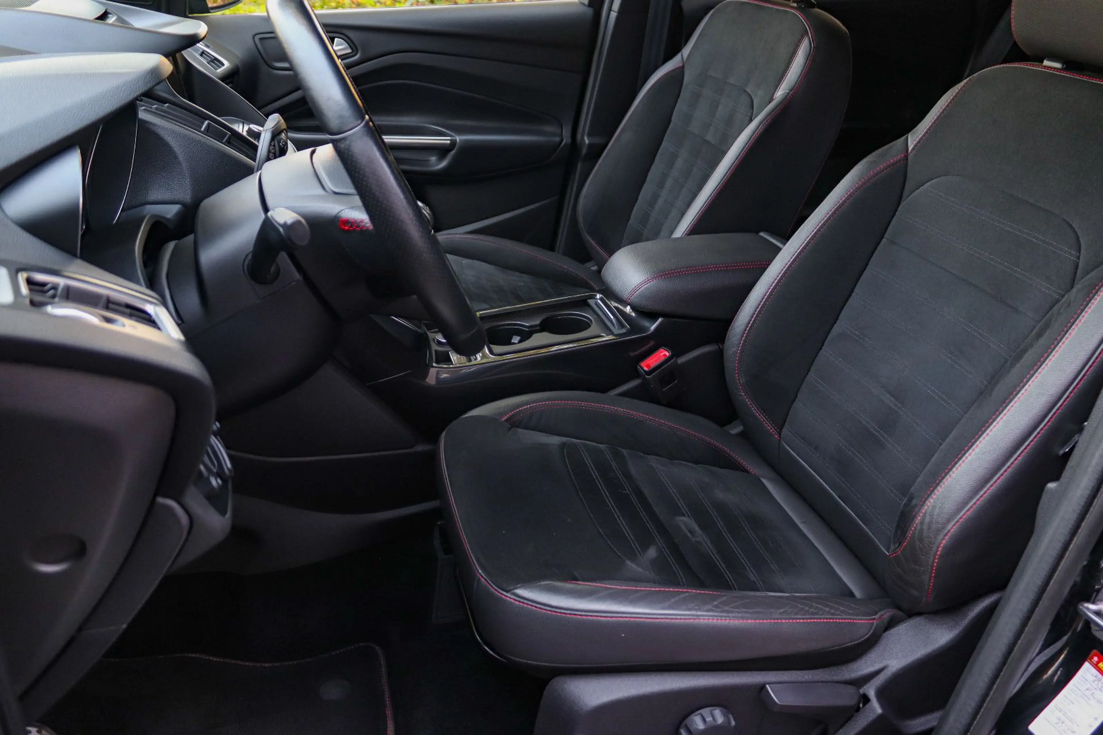 Ford Kuga ST-Line*T.LEDER*LED*KAMERA*KEYLESS*TEMP*AHK — photo 11