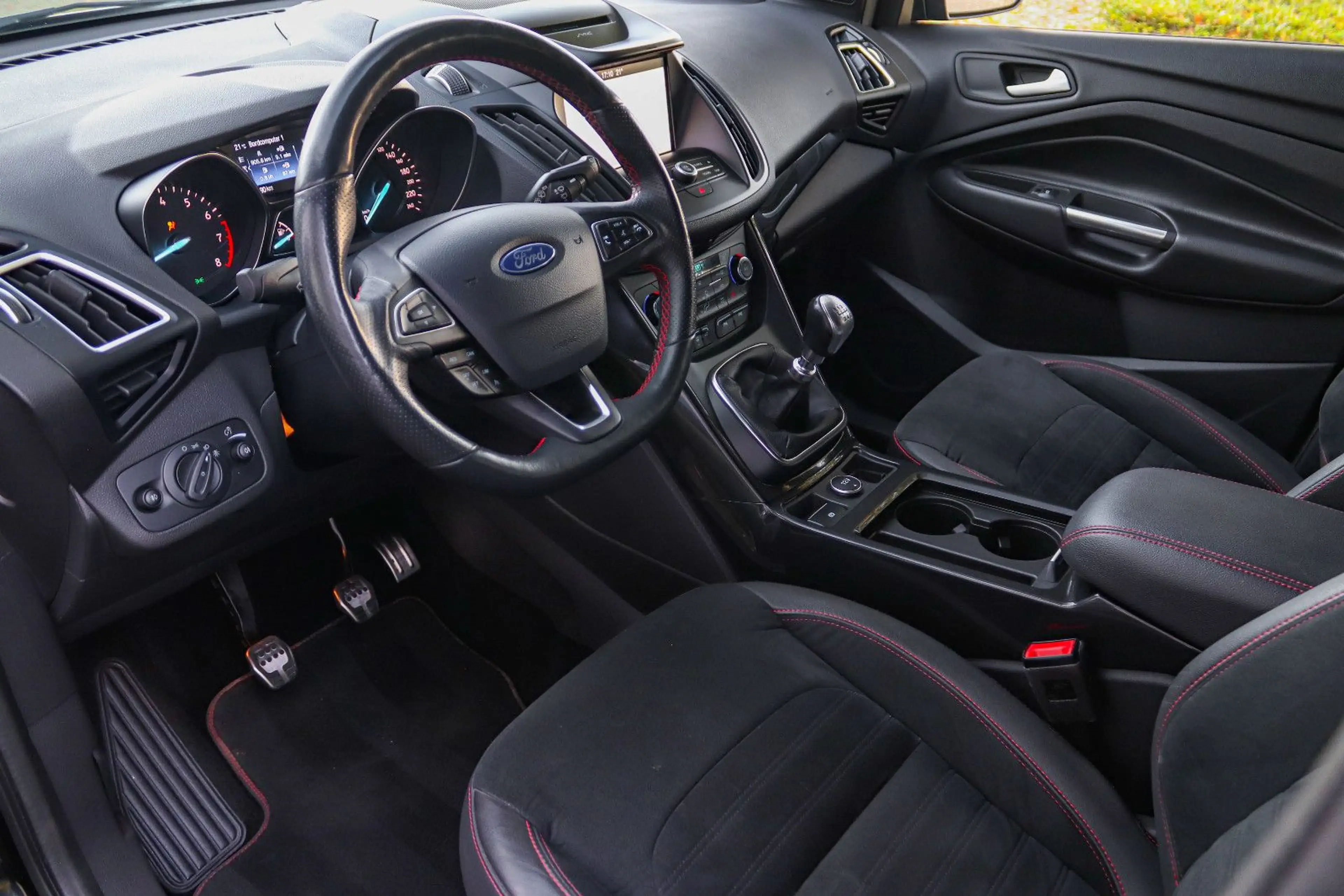 Ford Kuga ST-Line*T.LEDER*LED*KAMERA*KEYLESS*TEMP*AHK — photo 9