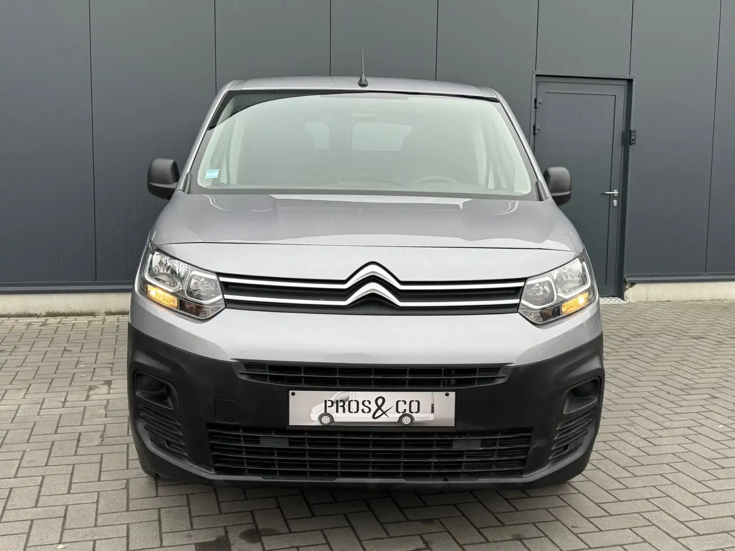 Citroen Berlingo 1.5 HDI/BLUETOOTH/47.223 KM/CLIM/EURO 6 D /2021/ Grau - 2