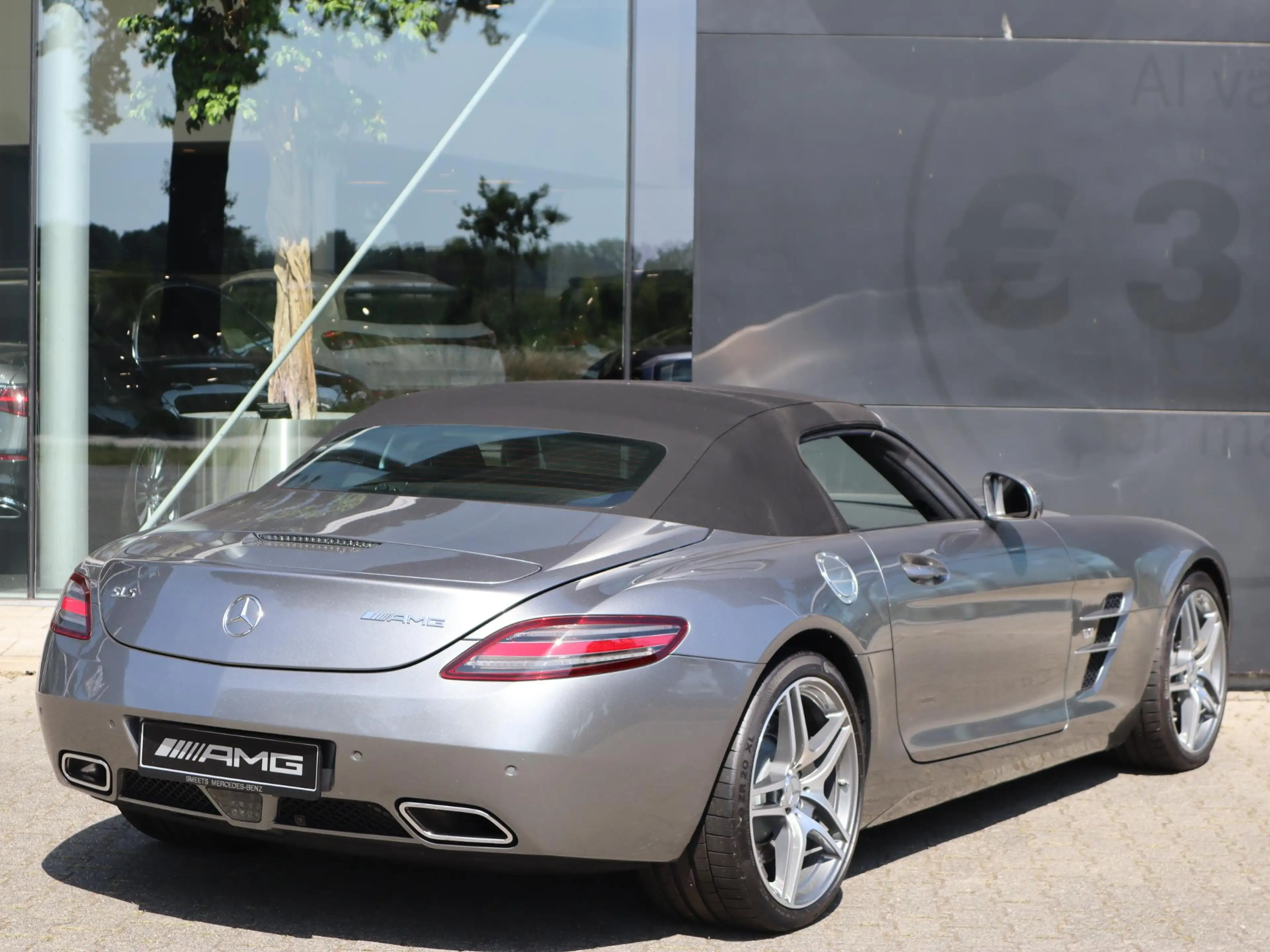 Mercedes-Benz SLS Roadster 6.3 AMG — photo 3
