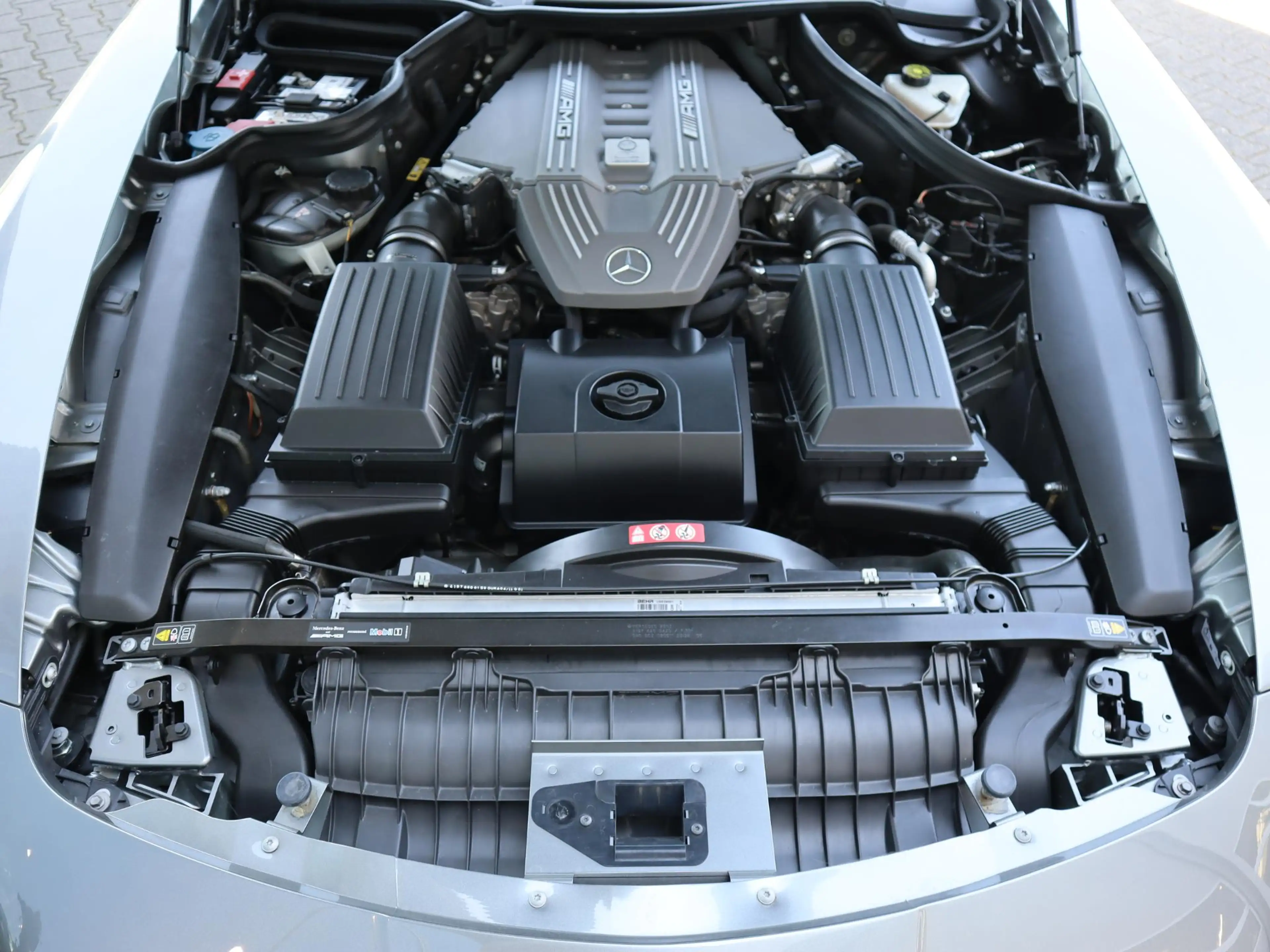 Mercedes-Benz SLS Roadster 6.3 AMG — photo 7