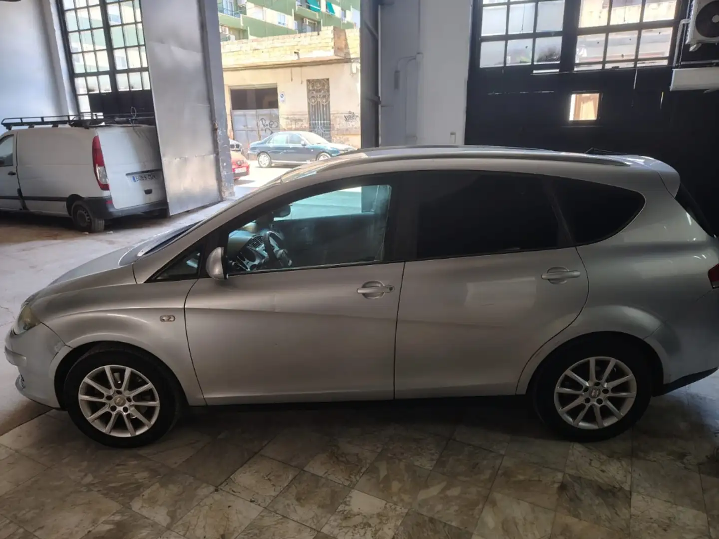 SEAT Altea XL 1.6TDI CR S&S Style E-eco. Gris - 2