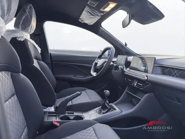 MG ZS view 12