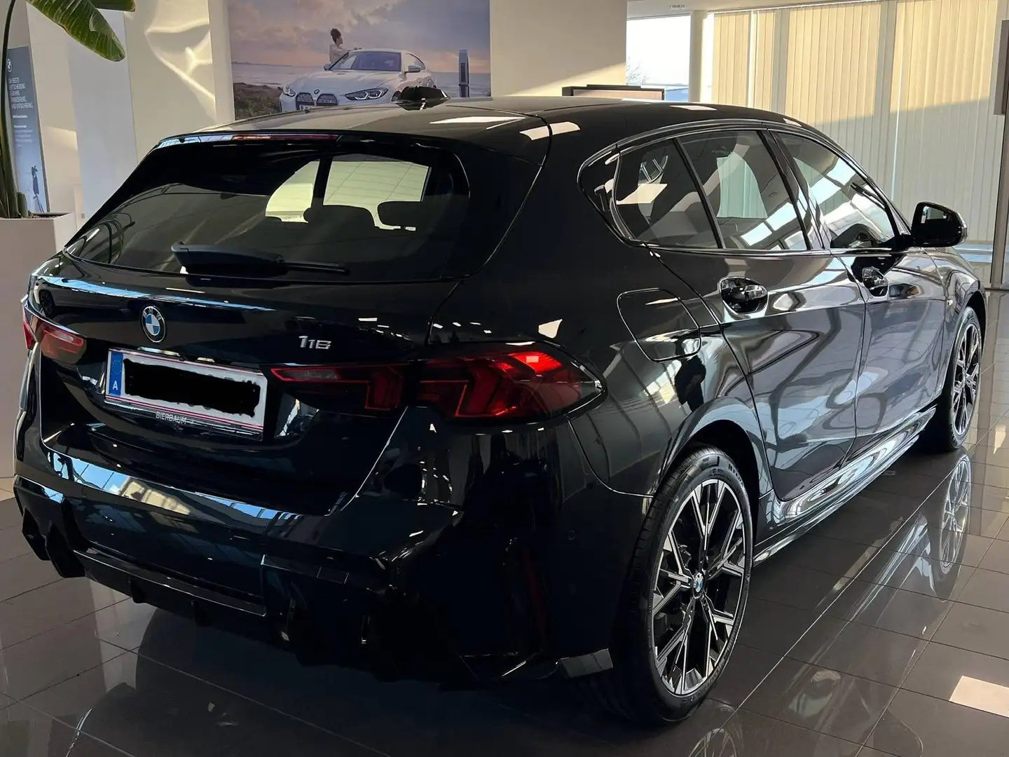 BMW 116 116i Aut. Schwarz - 2
