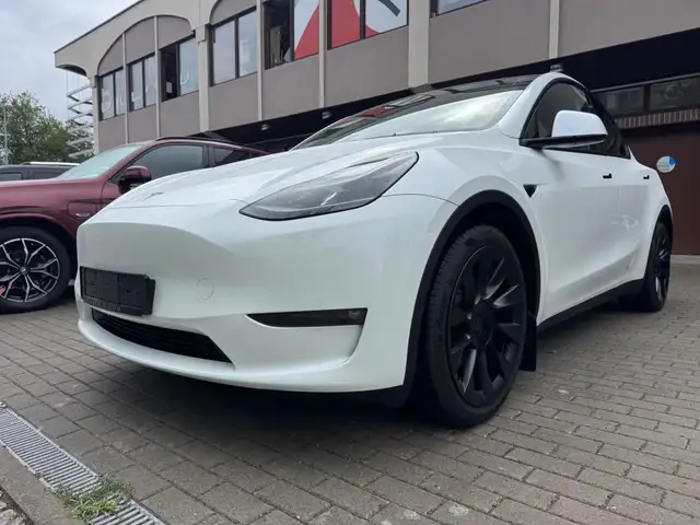 Tesla Model Y Long Range Dual AWD