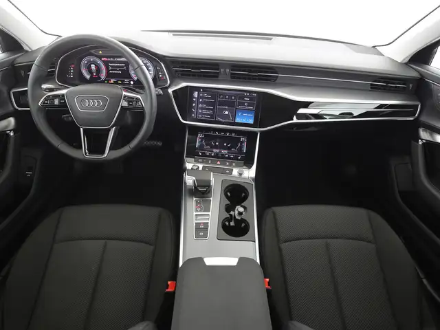 Audi A6 view 12