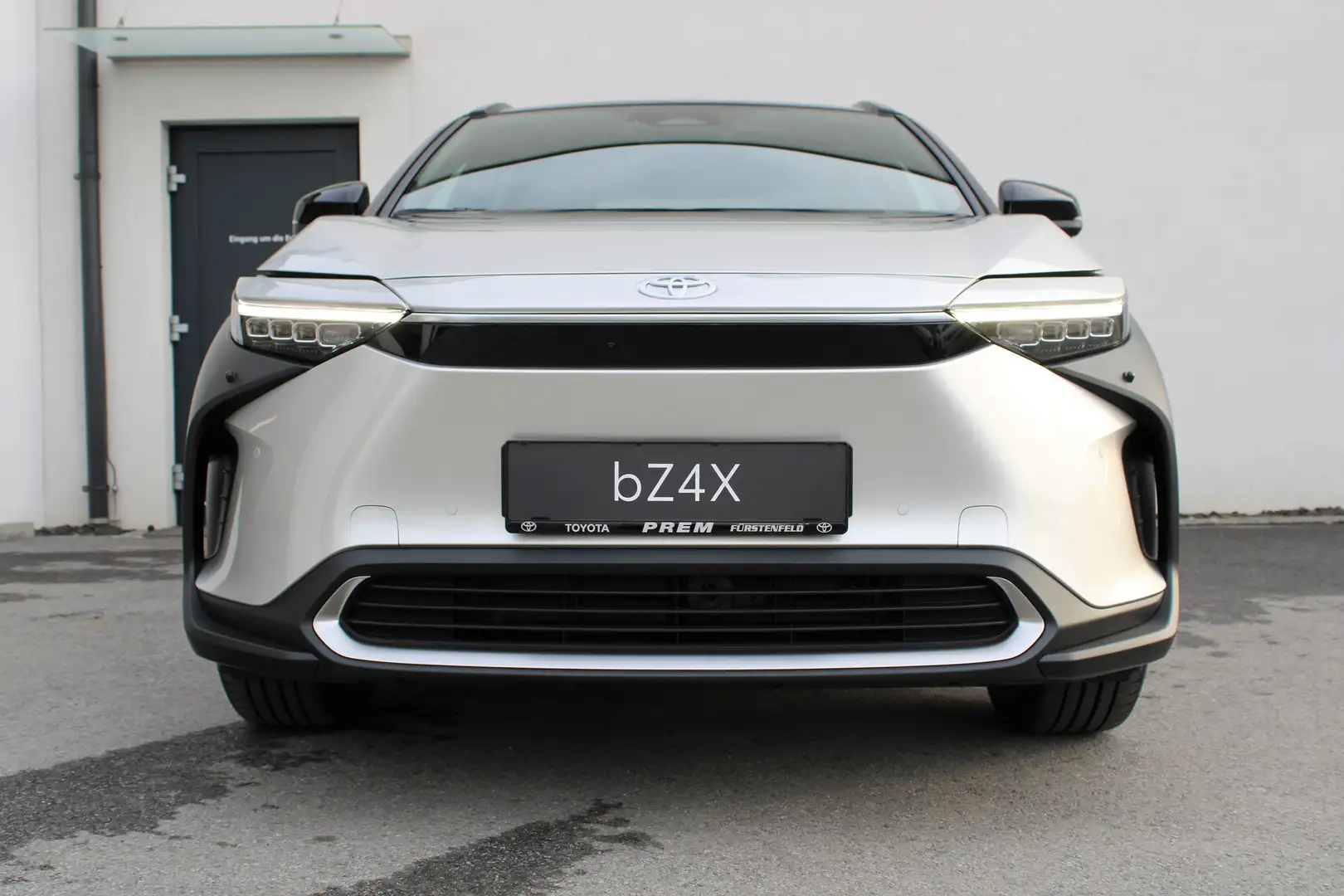 Toyota bZ4X Allrad Elektro 71,4kWh Aut. STYLE mit Pano, ... Silber - 1
