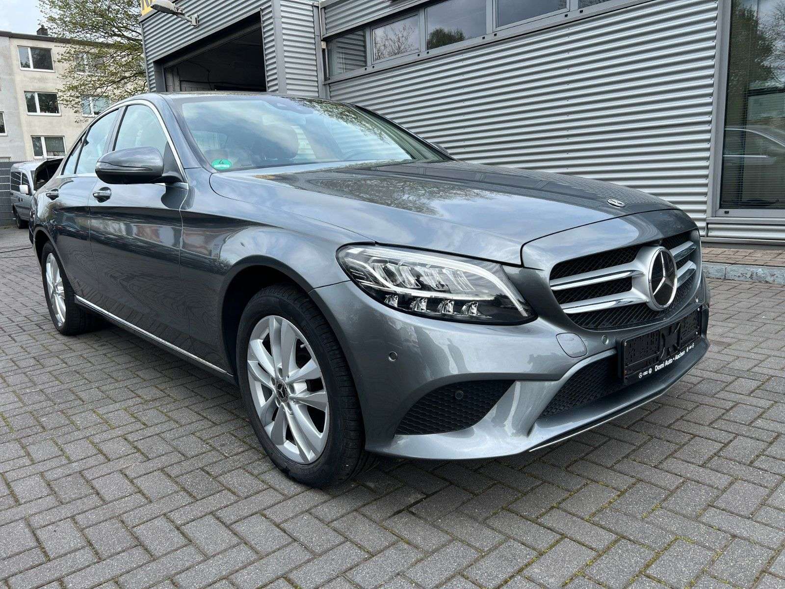 Second hand Mercedes Benz C-Class 