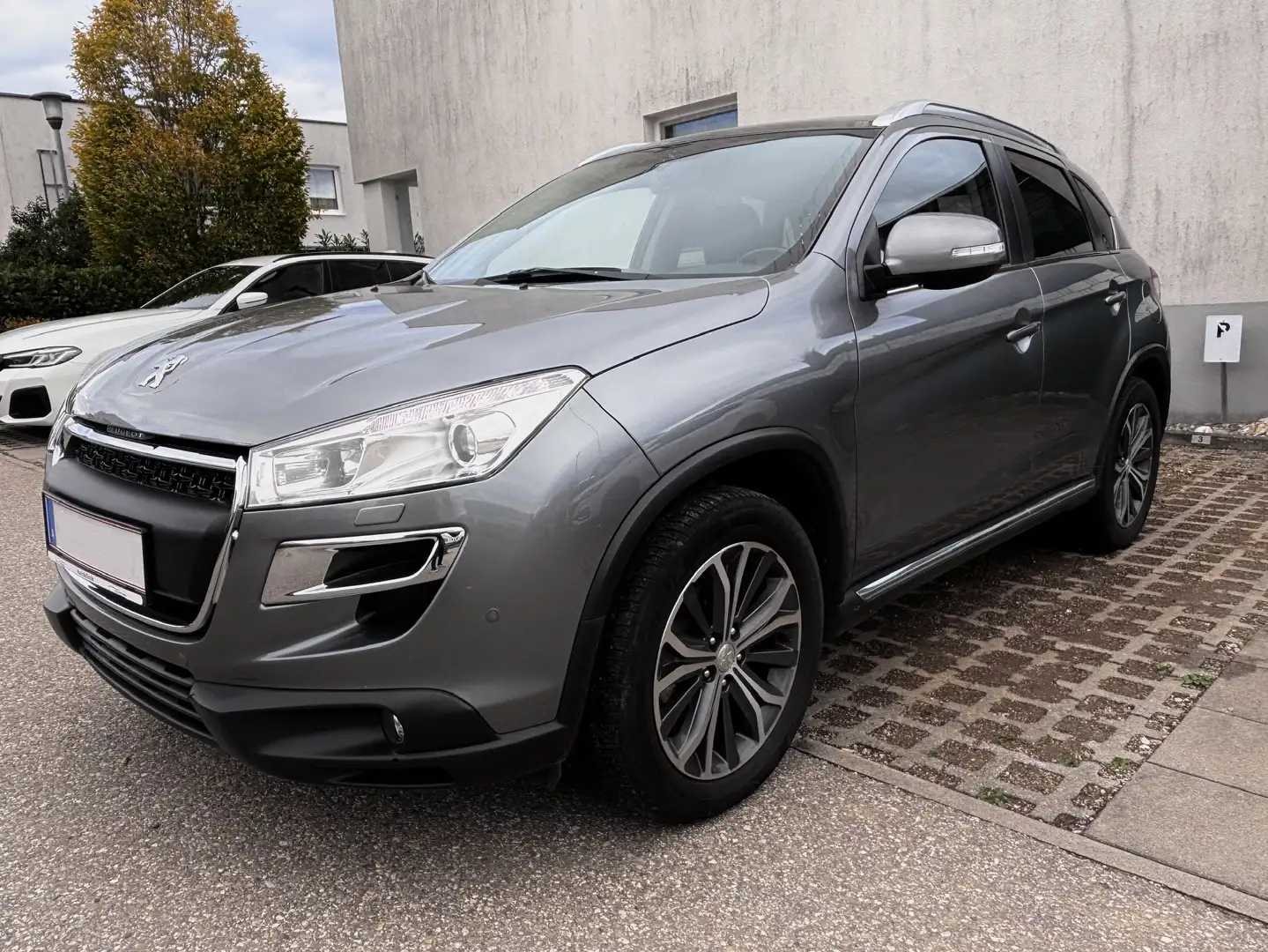 Peugeot 4008 1,8 HDi 150 FAP Allure Grigio - 2