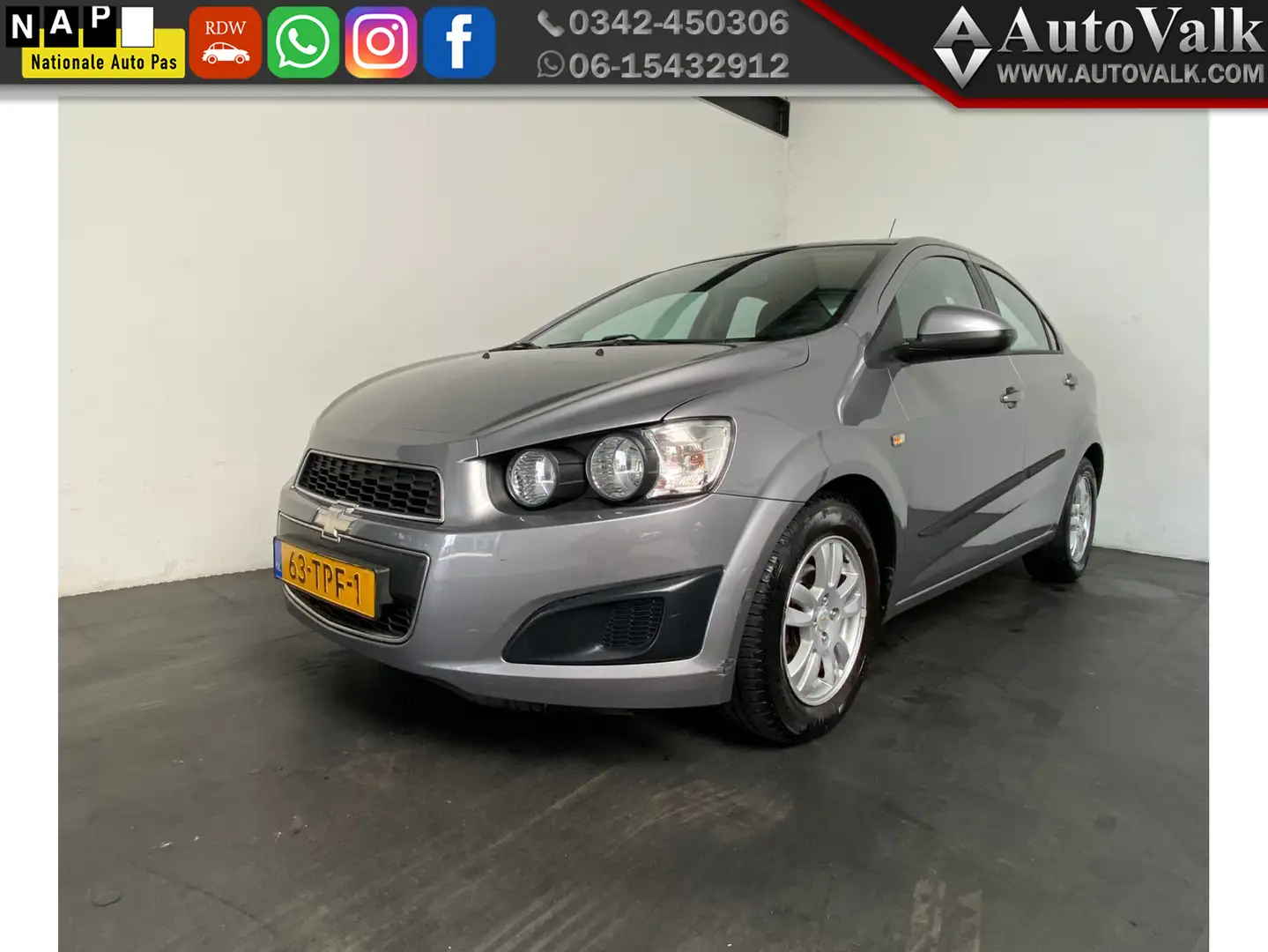 Chevrolet Aveo 1.4 LT Grijs - 1