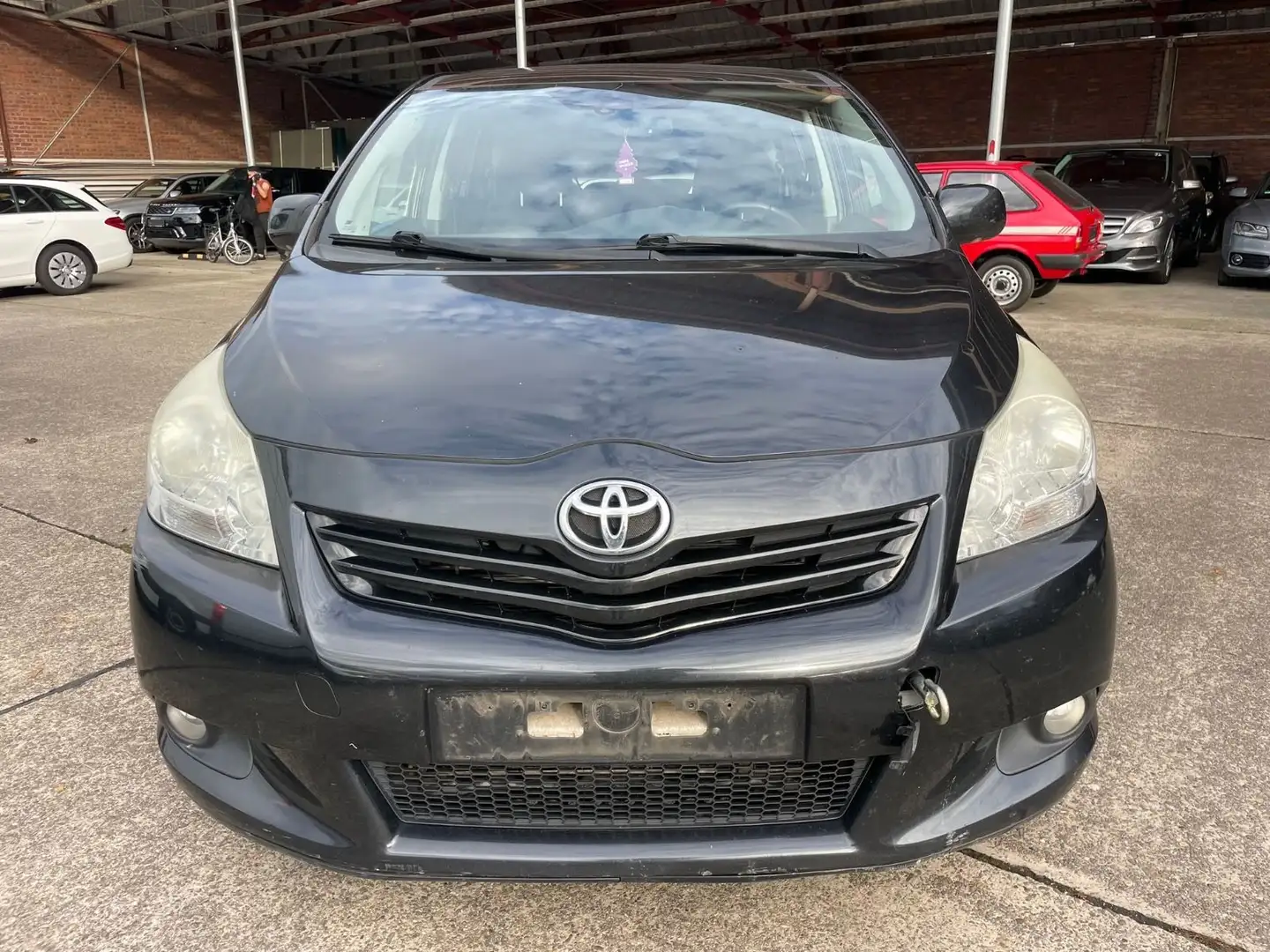 Toyota Verso Life/AUTOMATIK/7-SITZER/AHK/PANO Zwart - 2