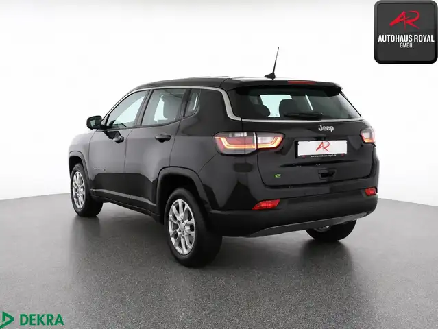Jeep Compass view 3