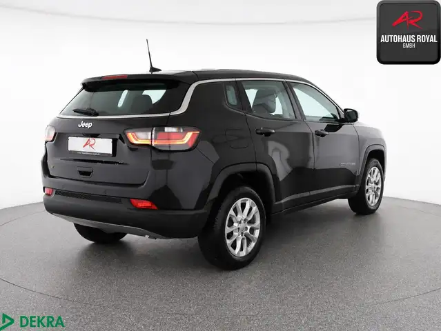 Jeep Compass view 5