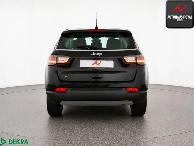 Jeep Compass view 4