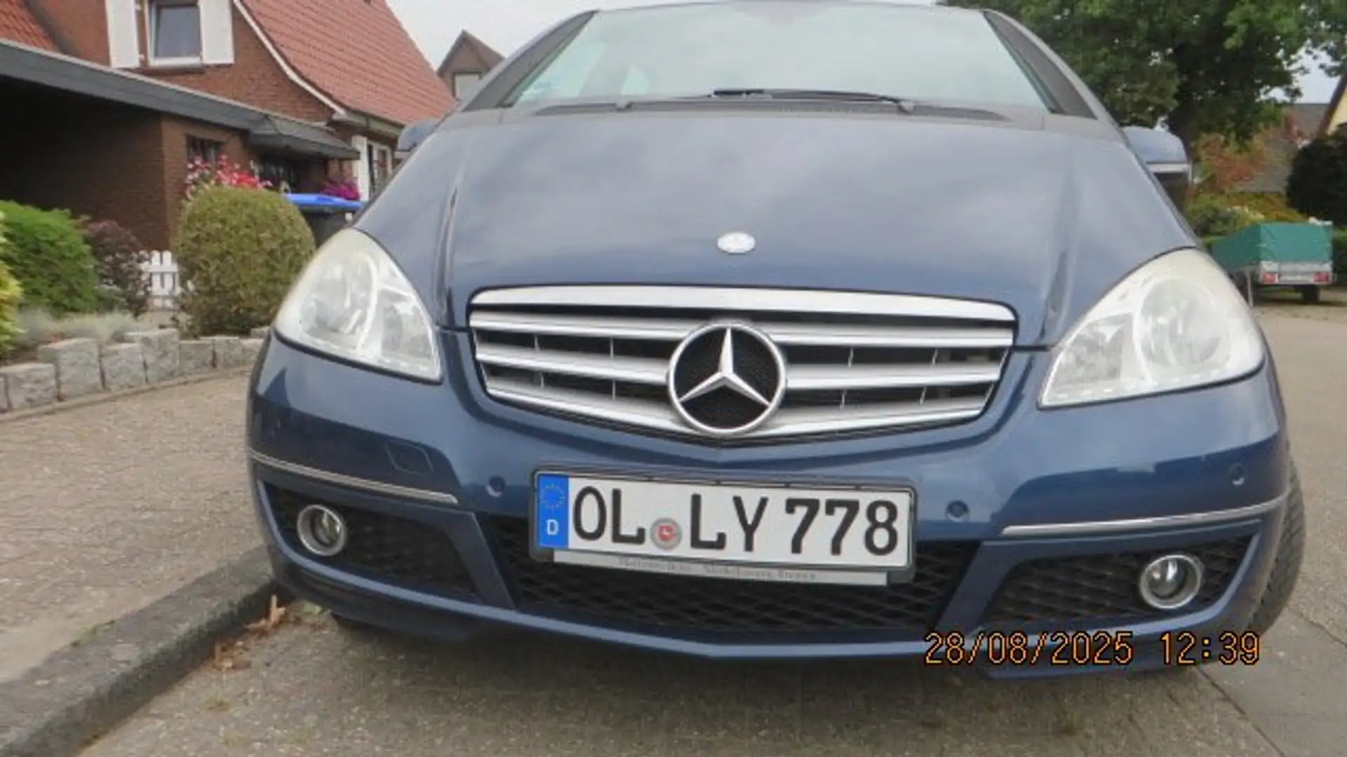 Mercedes-Benz A 170 A 170 BlueEFFICIENCY Avantgarde Flotte Blau - 2