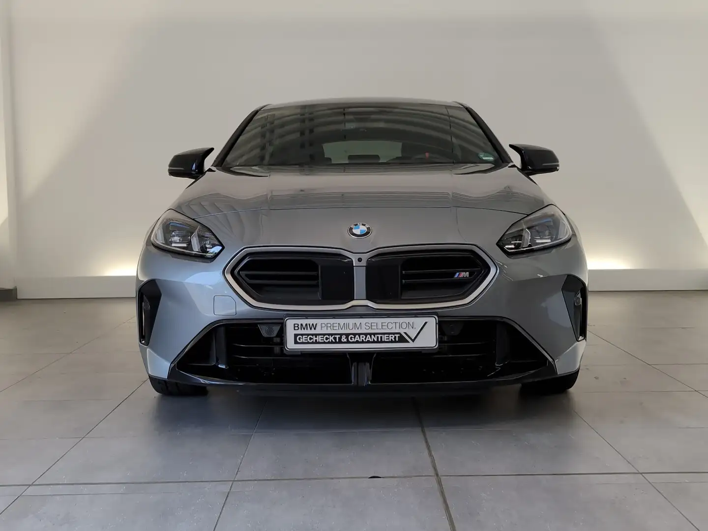 BMW 135 M xDrive Limousine F70 Head UP Harman Kardon SHZ/L Grau - 2