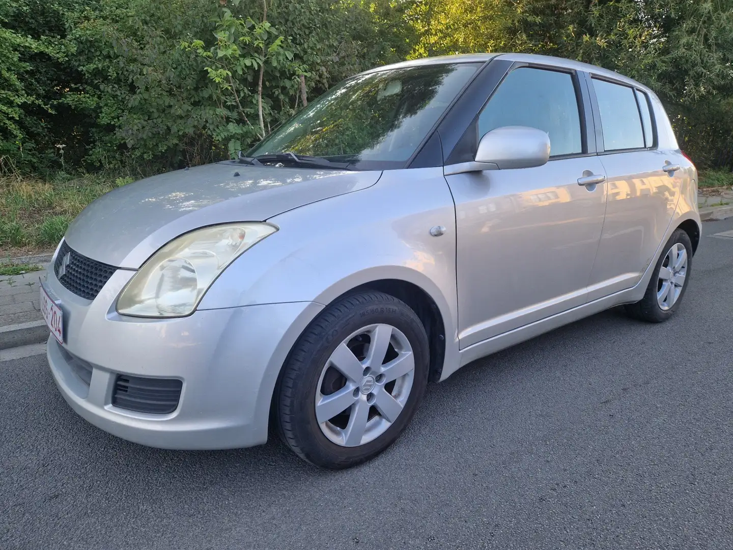 Suzuki Swift 1.3i GLX CLIM // JANTES // CUIR Gris - 1