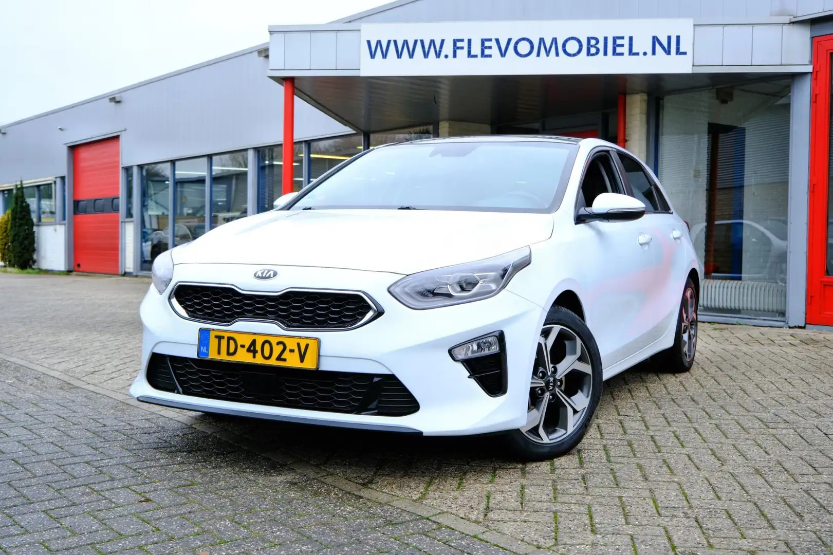 Kia Ceed / cee'd 1.4 T-GDi ExecutiveLine Pano|Leder|Navi|Cam|CarPla Wit - 1