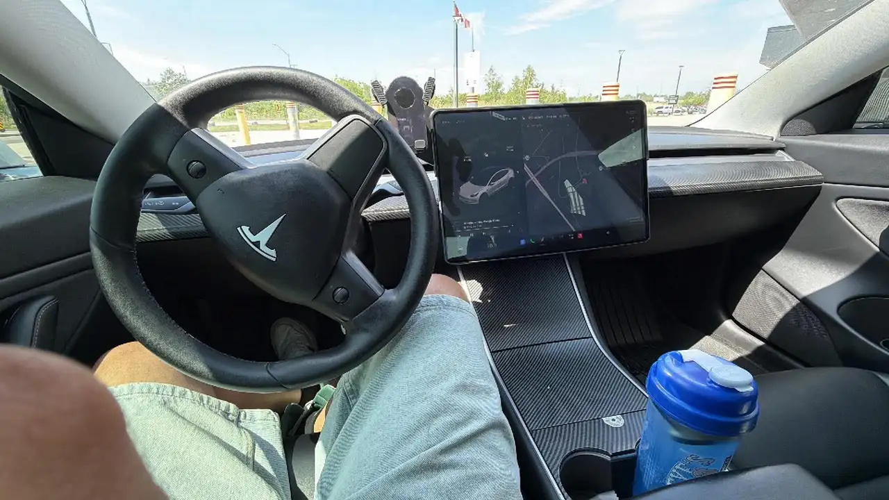 Tesla Model 3 снимка Tesla Model 3