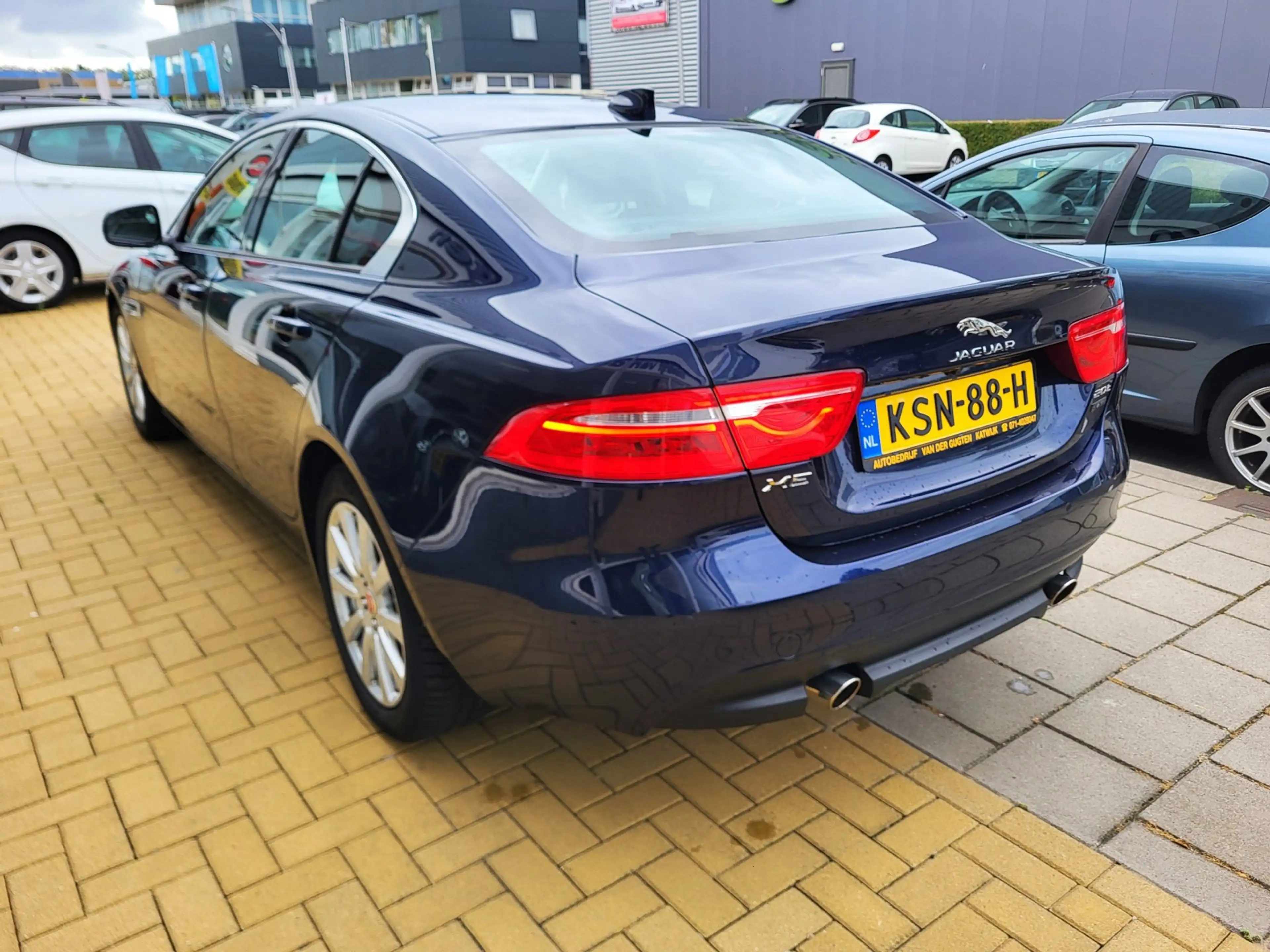 Jaguar XE 2.0 Prestige Pro Edition / Stoel -en Stuurverwarmi — photo 4