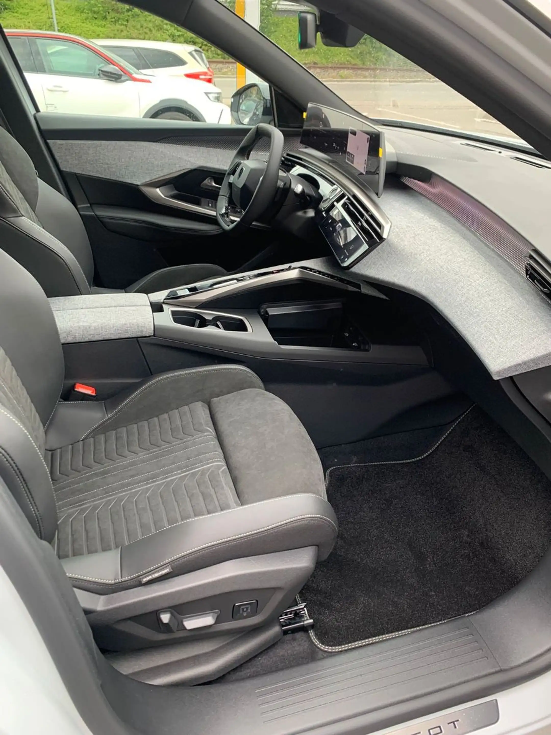 Peugeot 5008 Hybrid 145 GT Exclusive 5 Jahre Garantie — photo 20