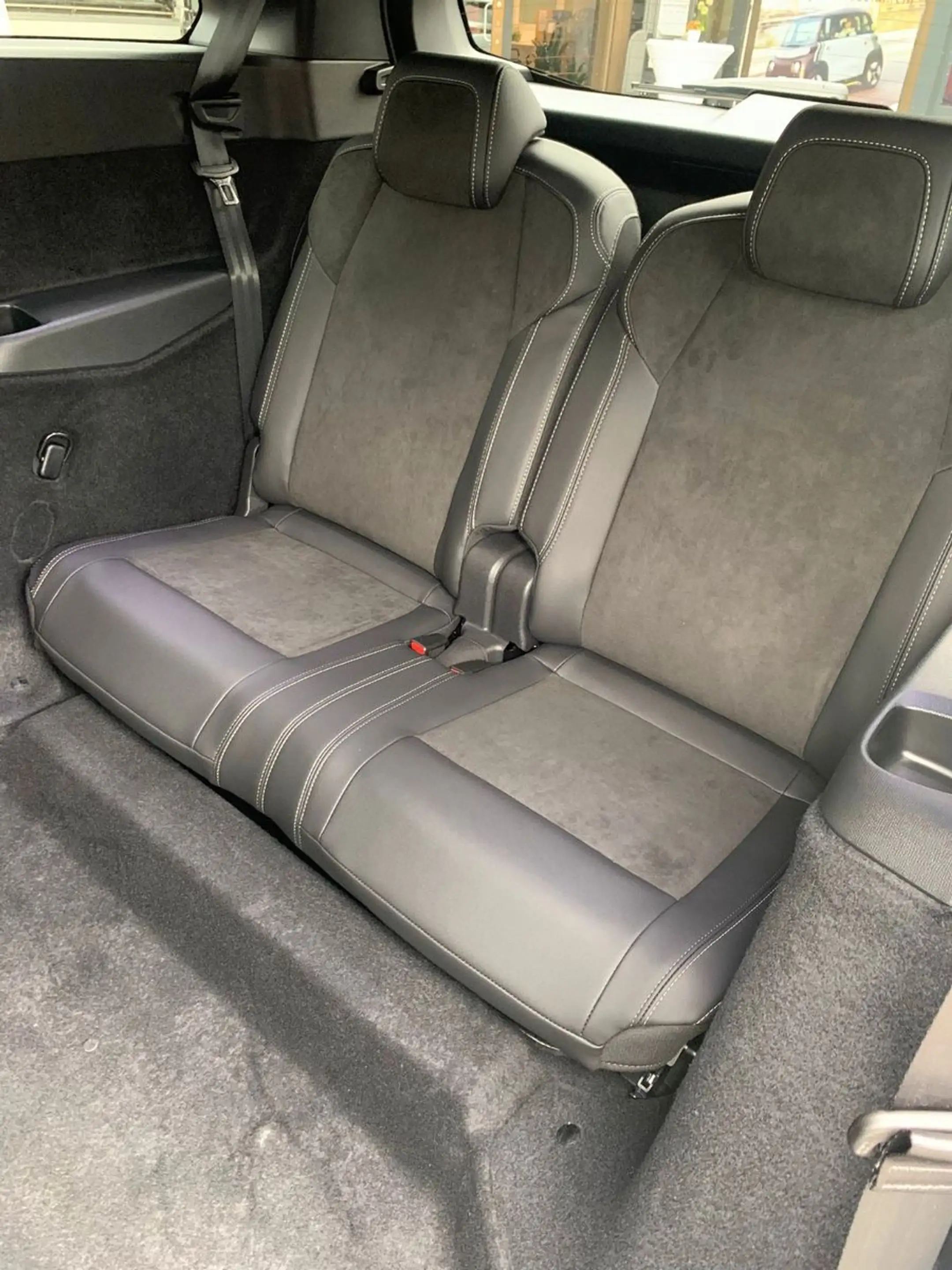 Peugeot 5008 Hybrid 145 GT Exclusive 5 Jahre Garantie — photo 14