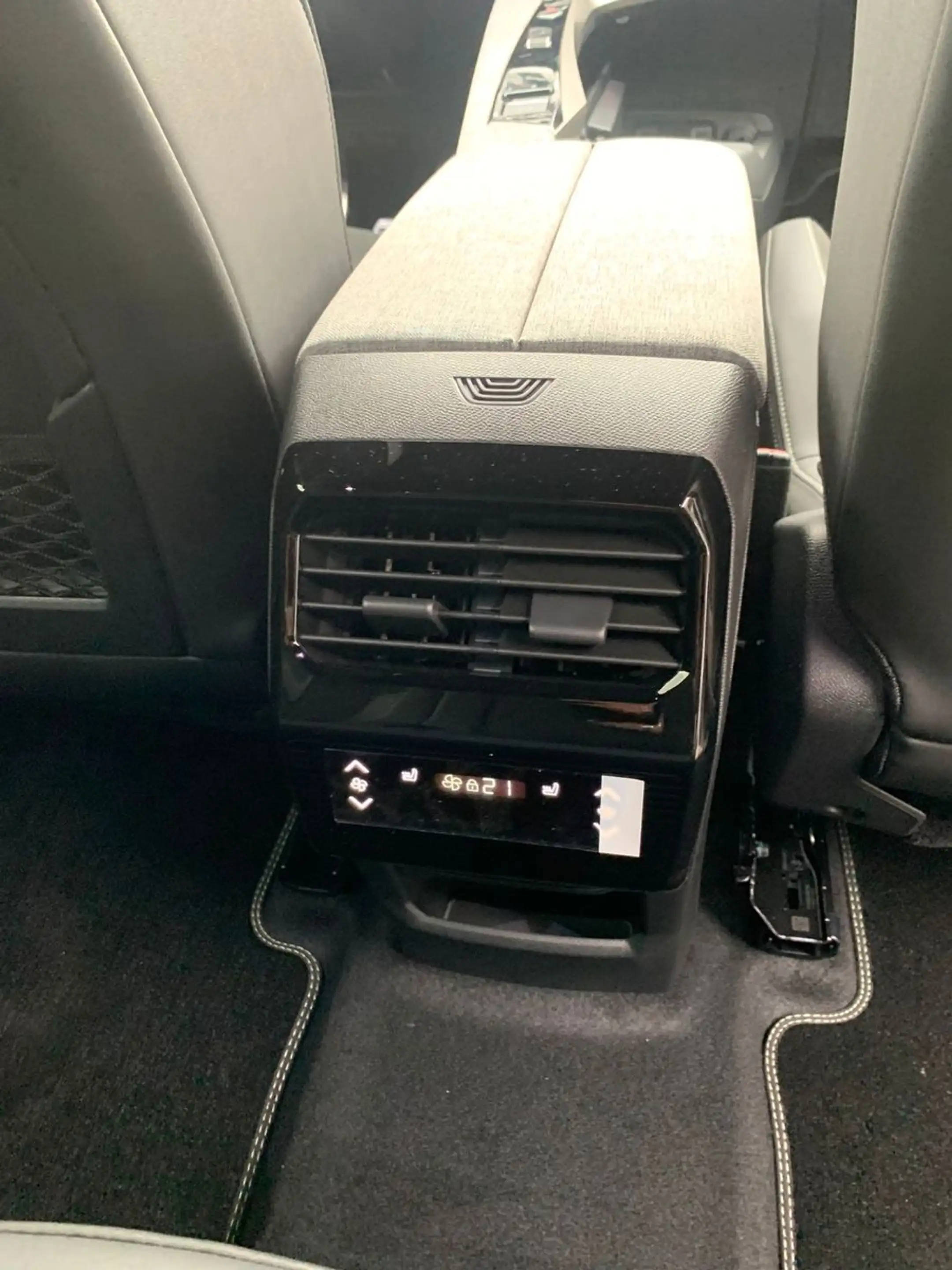 Peugeot 5008 Hybrid 145 GT Exclusive 5 Jahre Garantie — photo 22