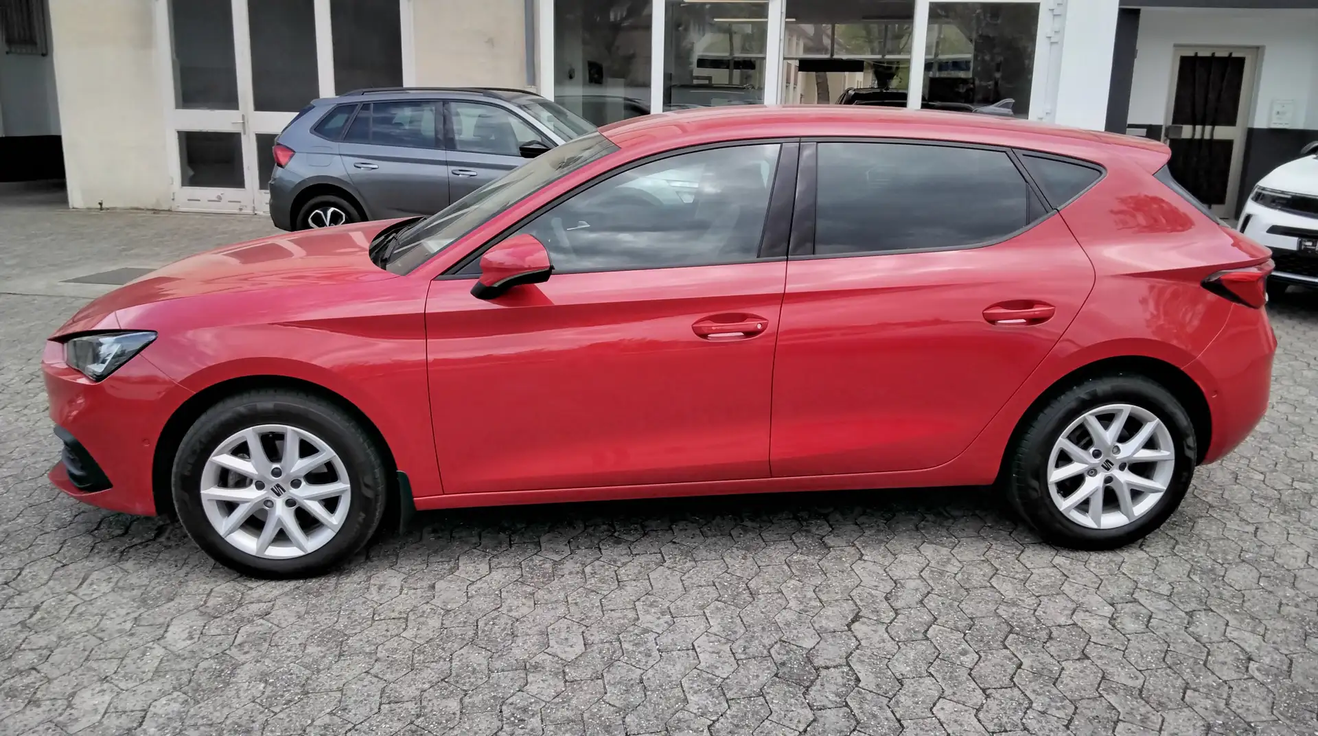 SEAT Leon 1.0 eTSi DSG LED SHZ TEMPOMAT StHeiz Rot - 2