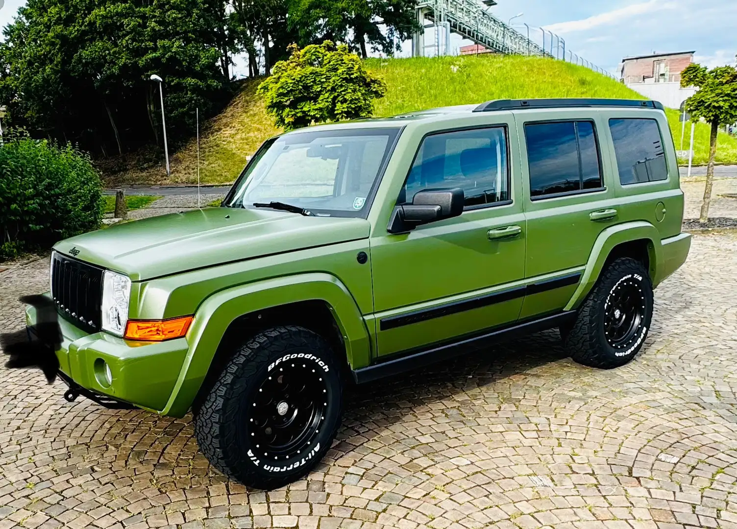 Jeep Commander Commander 5.7 V8 HEMI Automatik Overland Grün - 2