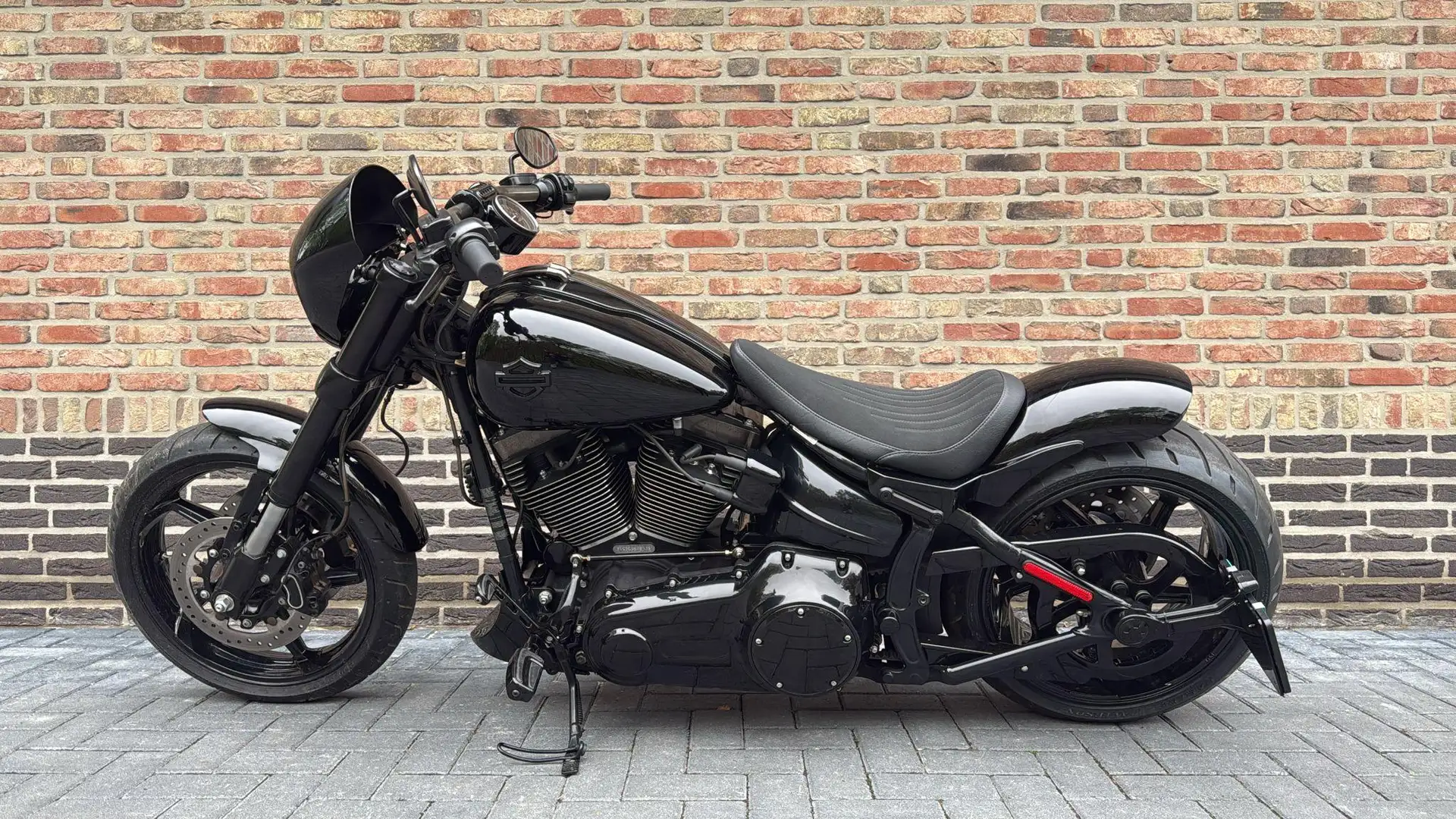 Harley-Davidson Breakout FXSE Pro Street CVO 110CI Screaming Eagle - 1