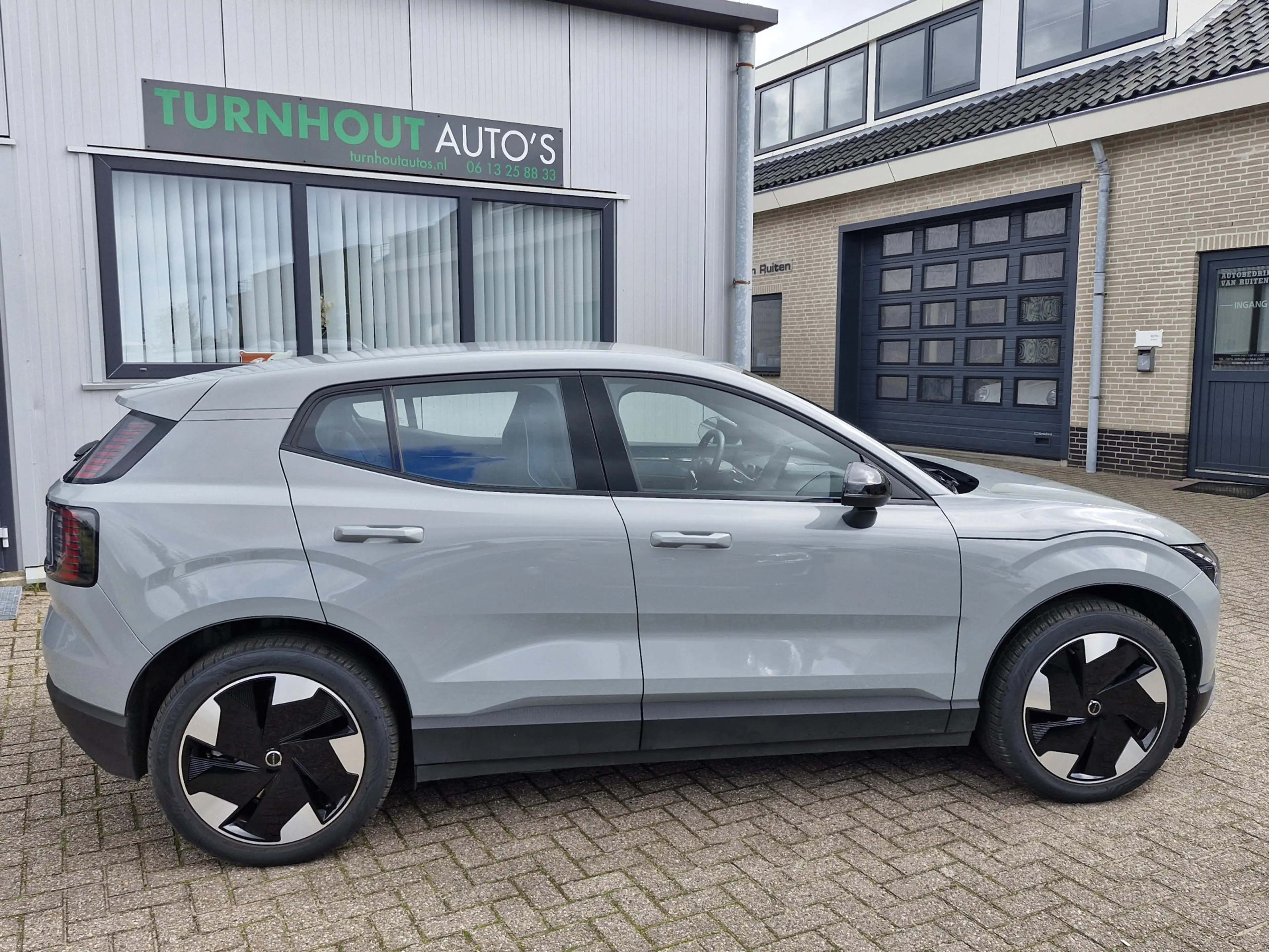 Volvo EX30 Single Motor Extended Range Plus 69 kWh | Warmte p — photo 5