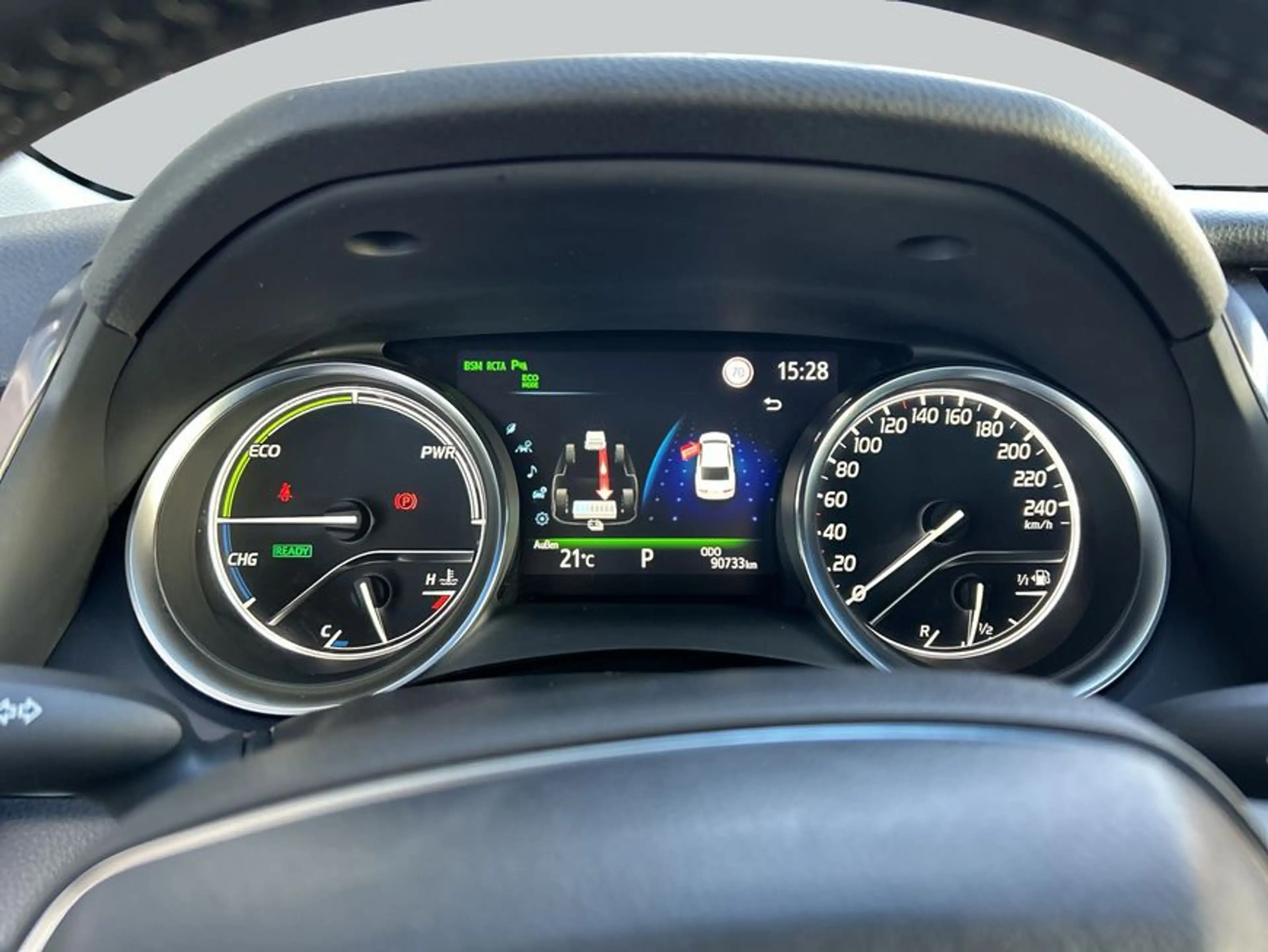 Toyota Camry 2.5 Hybrid Executive — photo 17