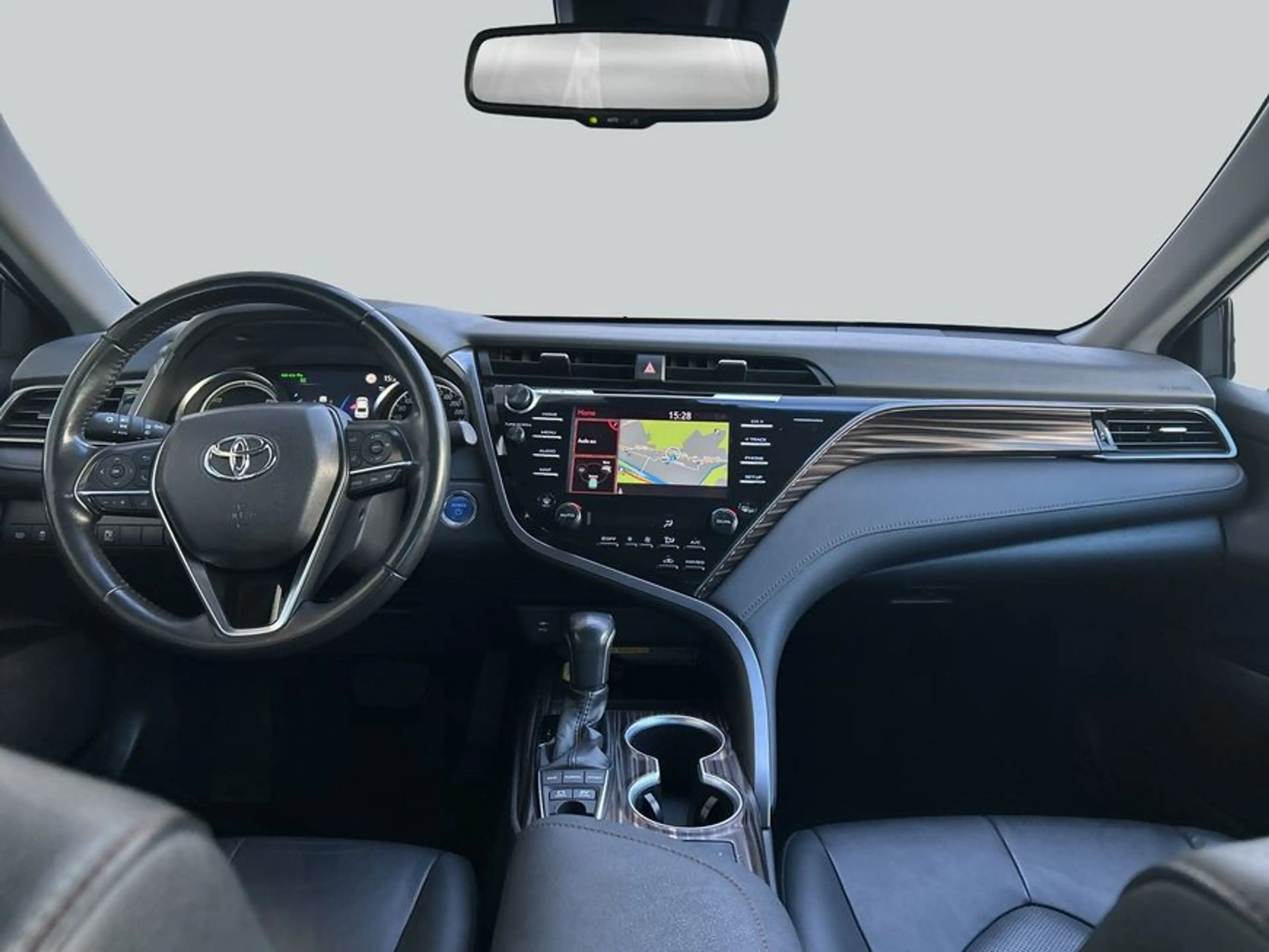 Toyota Camry 2.5 Hybrid Executive — photo 14