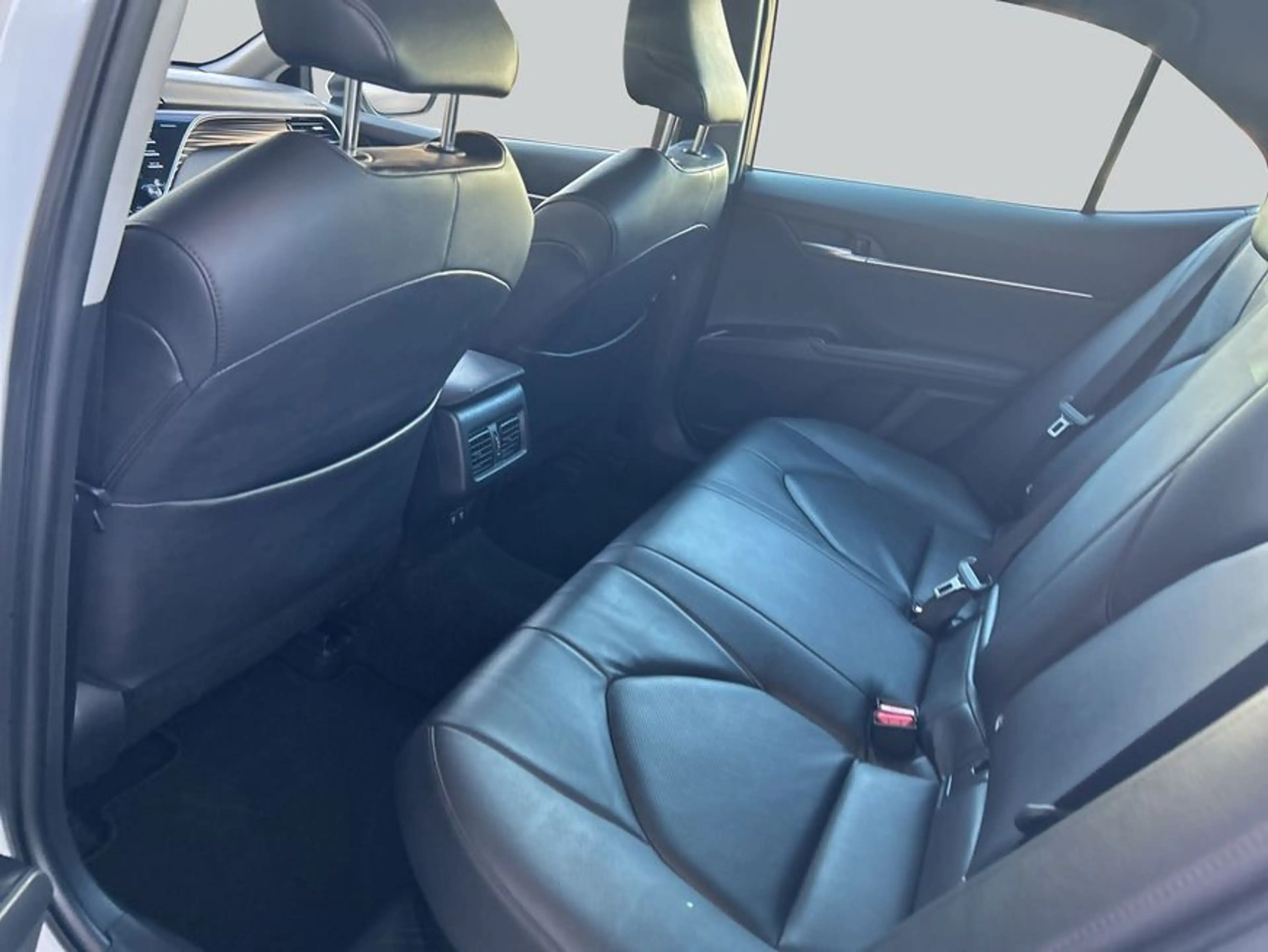 Toyota Camry 2.5 Hybrid Executive — photo 11