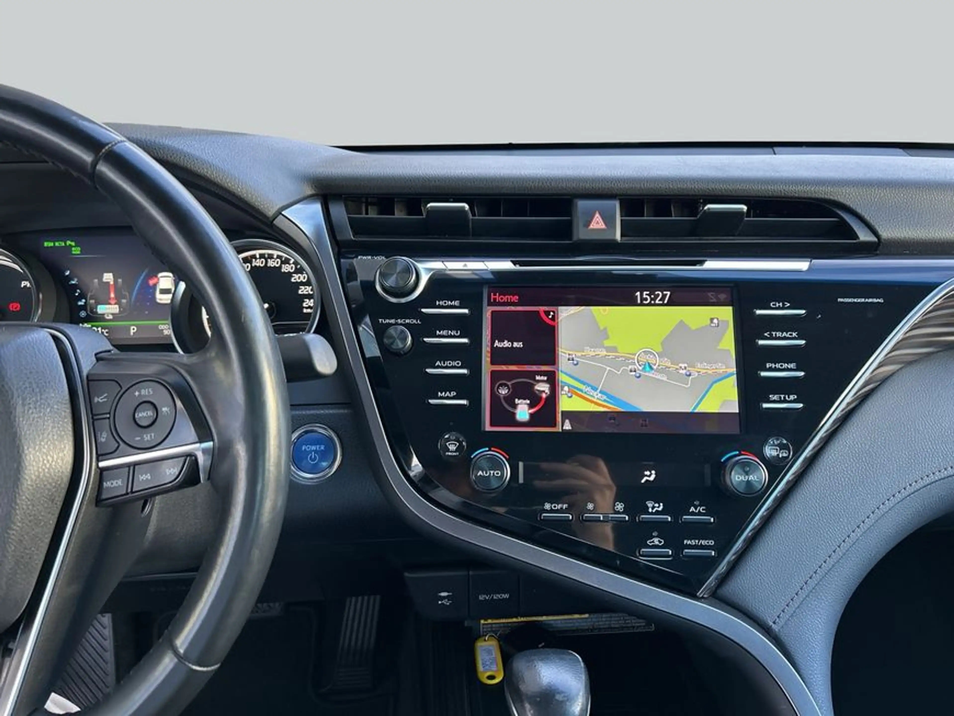 Toyota Camry 2.5 Hybrid Executive — photo 13