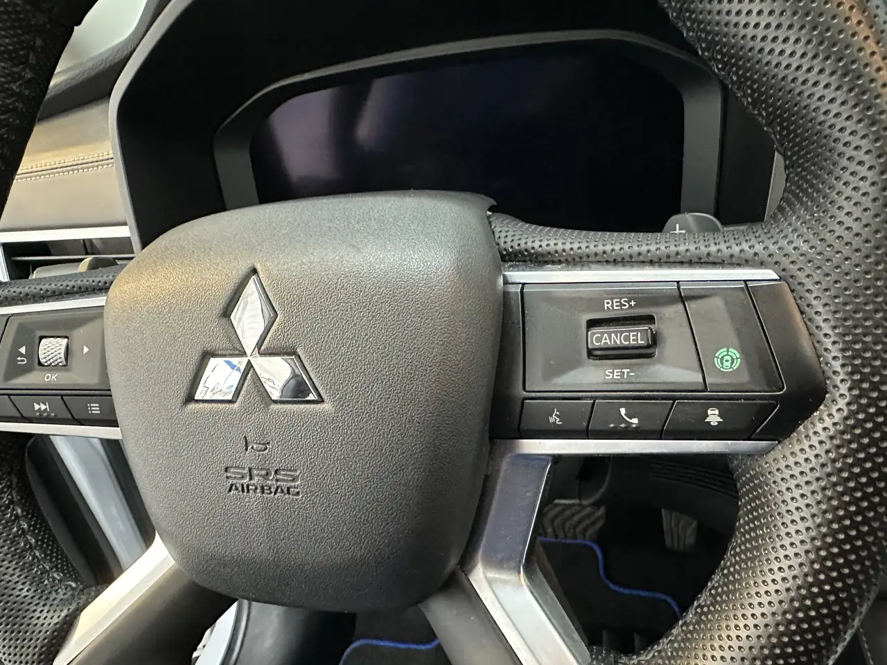 Mitsubishi Outlander photo Mitsubishi Outlander