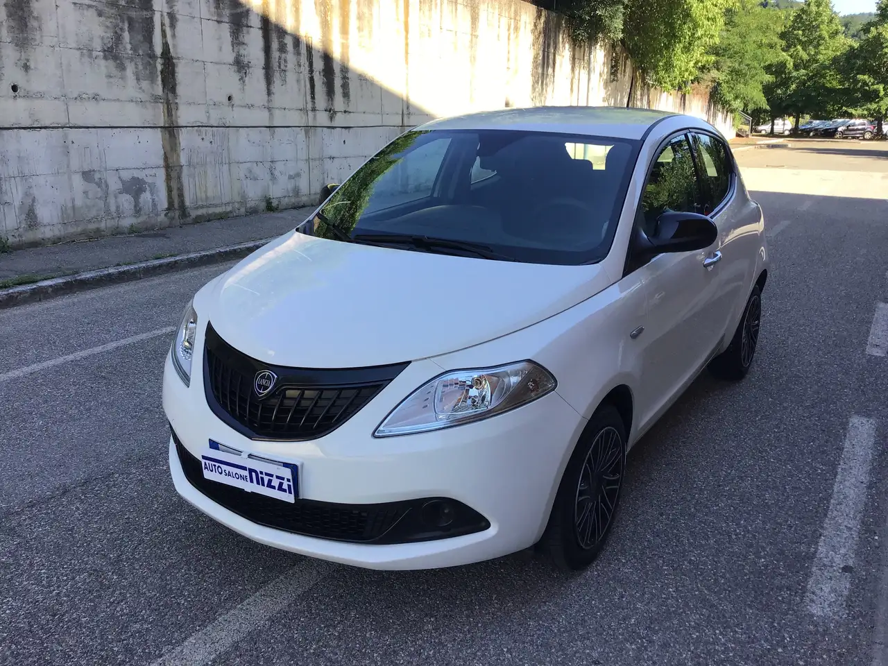 Lancia Ypsilon 2024