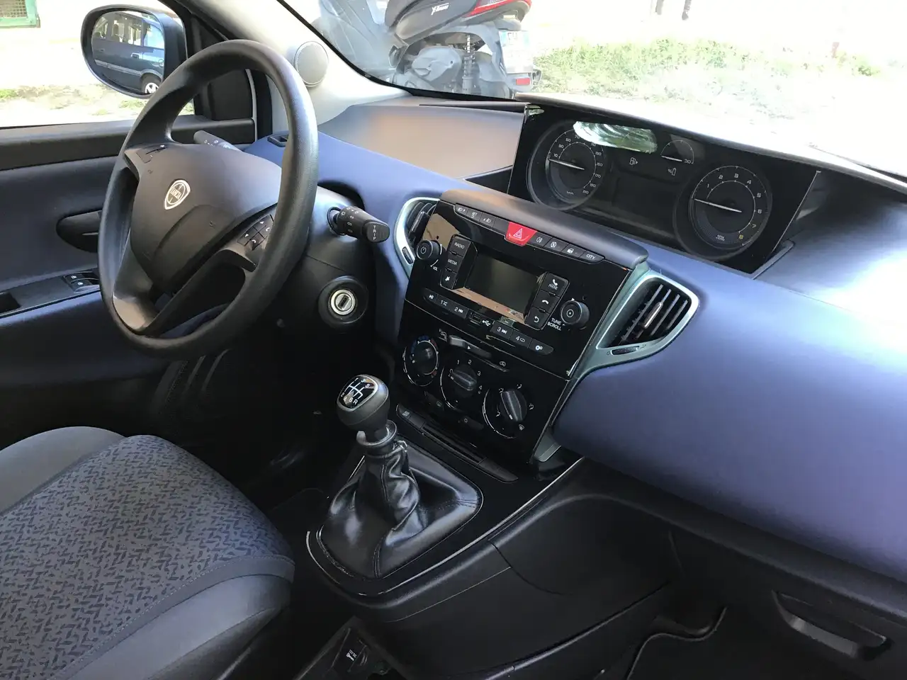 Lancia Ypsilon 2024 — фото 12