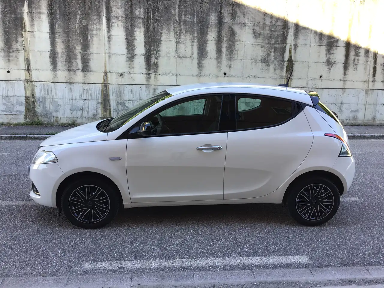 Lancia Ypsilon 2024
