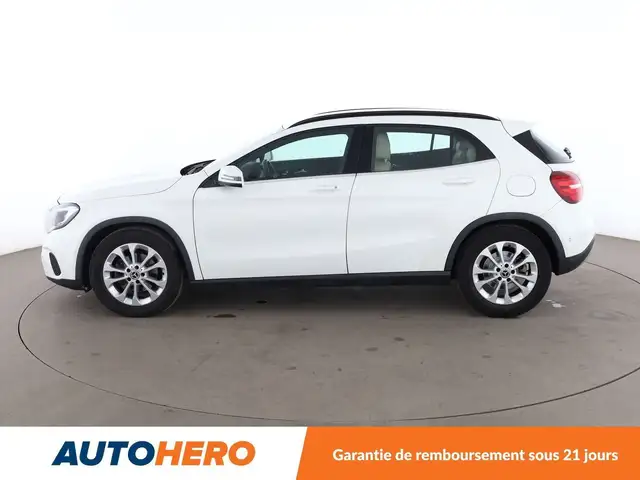 Mercedes-Benz Gla view 3