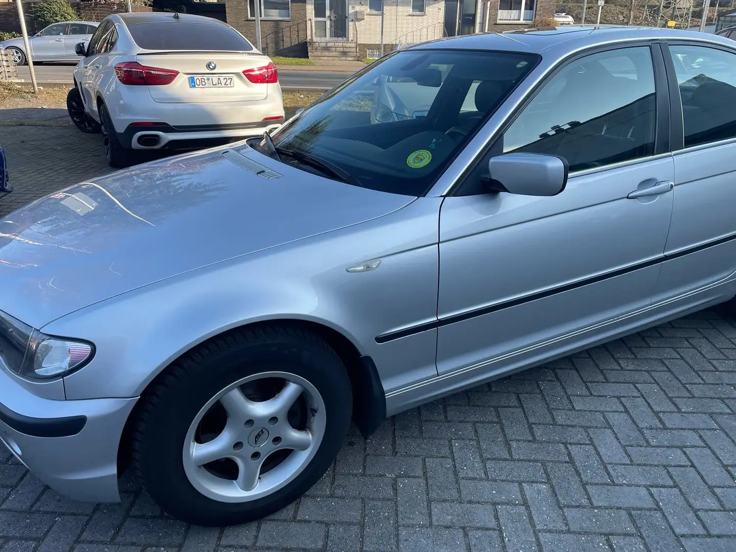 BMW 318 1.Hand*Klima*Leder*Xenon*Allw. auf Alufelgen*PDC Stříbrná - 2